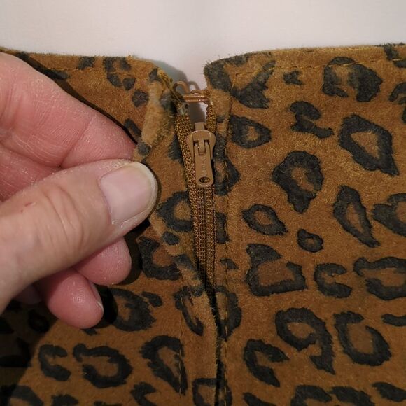 The Limited Vintage! Leopard Print Suede Pencil Skirt - Picture 7 of 9